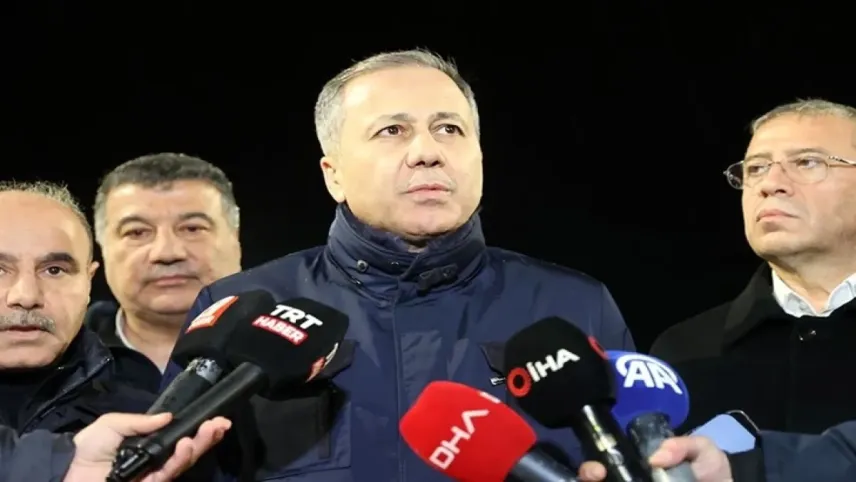 Bakan Yerlikaya: Kayan kütlenin hacmi 10 milyon metreküp haberinin görseli