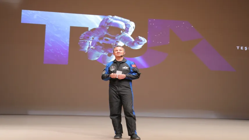Türkiye'nin ilk astronotu öğrencilerle buluştu haberinin görseli