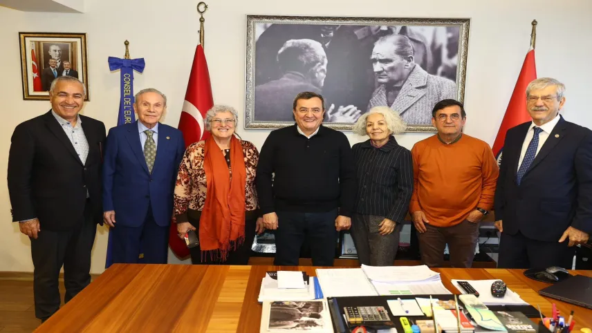 CHP İzmir'in seçime özel kurulu sahaya indi haberinin görseli