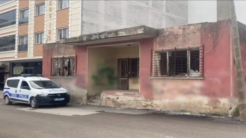 İzmir’de bir genç evde ölü bulundu haberinin görseli