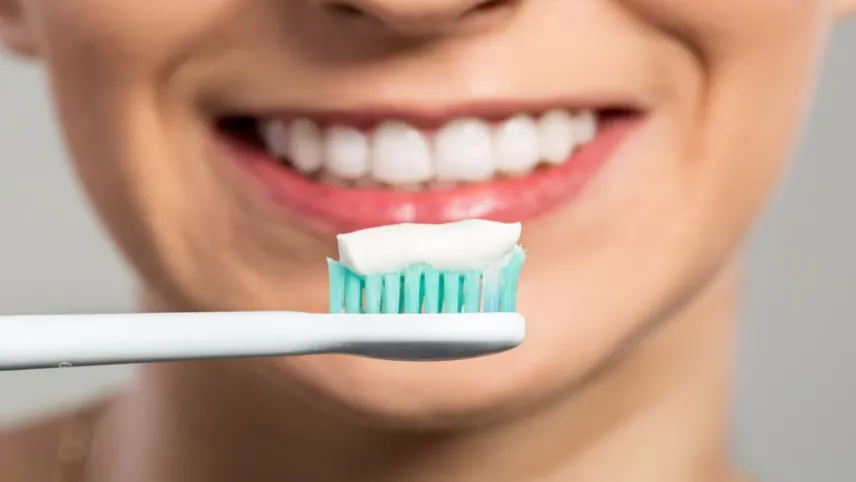 Diş fırçalamak orucu bozar mı? haberinin görseli