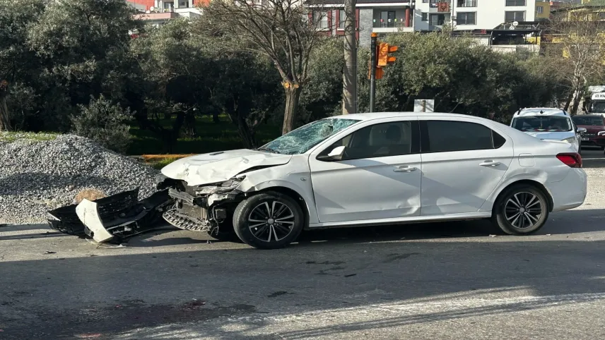 Milas’ta feci kaza: Otomobil ile motosiklet çarpıştı haberinin görseli