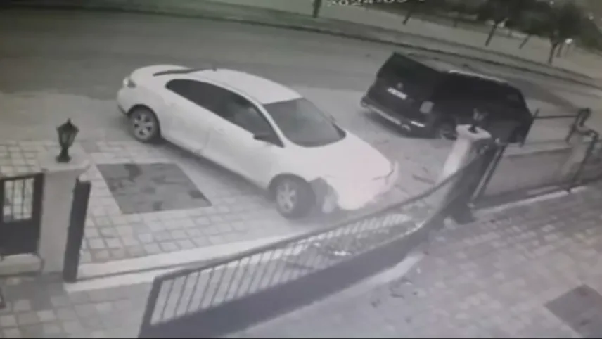 Sitenin kapısına çarpıp arkasına bakmadan kaçtı haberinin görseli