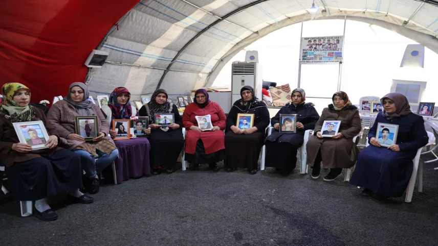Diyarbakır anneleri Ramazan ayına evlatlarına hasret giriyor haberinin görseli