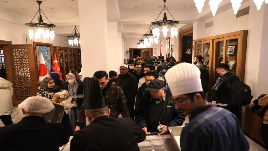 Japonya'da ilk iftar yapıldı haberinin görseli