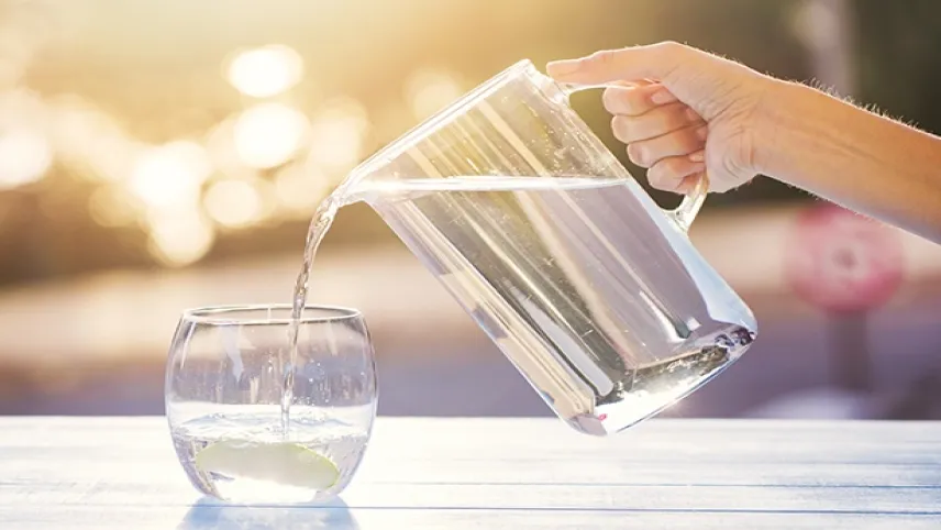 İftardan sahura kadar 2-3 litre su tüketilmeli haberinin görseli
