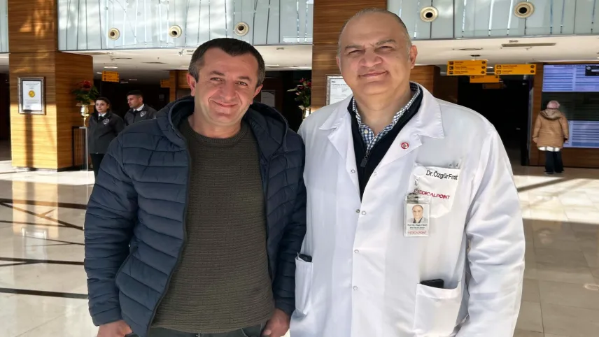 Gürcü hasta İzmir'de robotik cerrahi ile iyileşti haberinin görseli