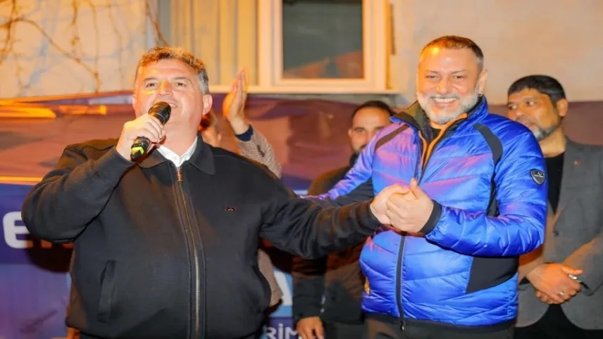 Hüsnü Şenlendirici Bergama'da seçmenle buluştu haberinin görseli