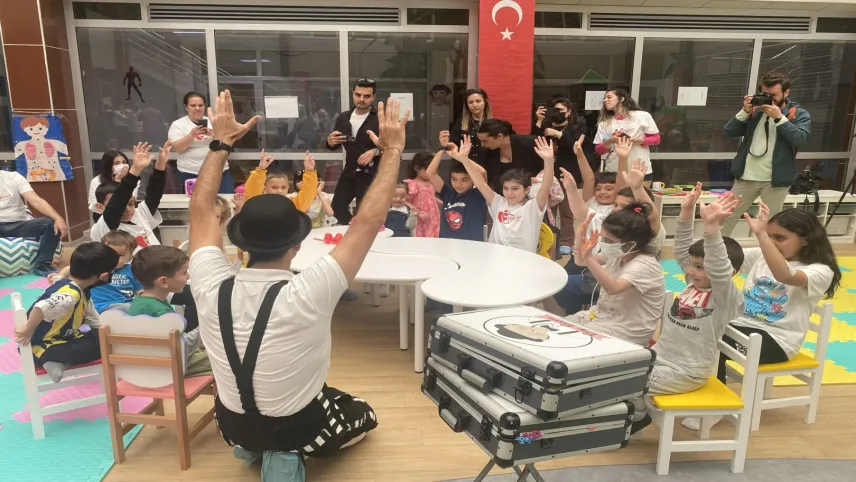Organ nakli bekleyen çocuklar 23 Nisan’ı kutladı haberinin görseli
