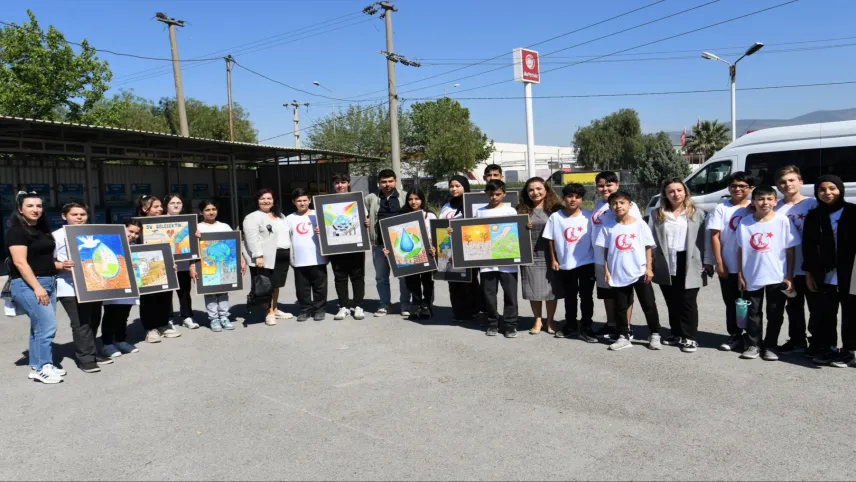 Bornova’da atıklar dönüşüyor çevre bilinci yükseliyor haberinin görseli