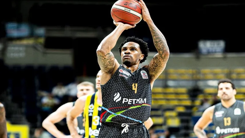 Petkimspor'da Efianayi sezonun öne çıkan oyuncularından oldu haberinin görseli
