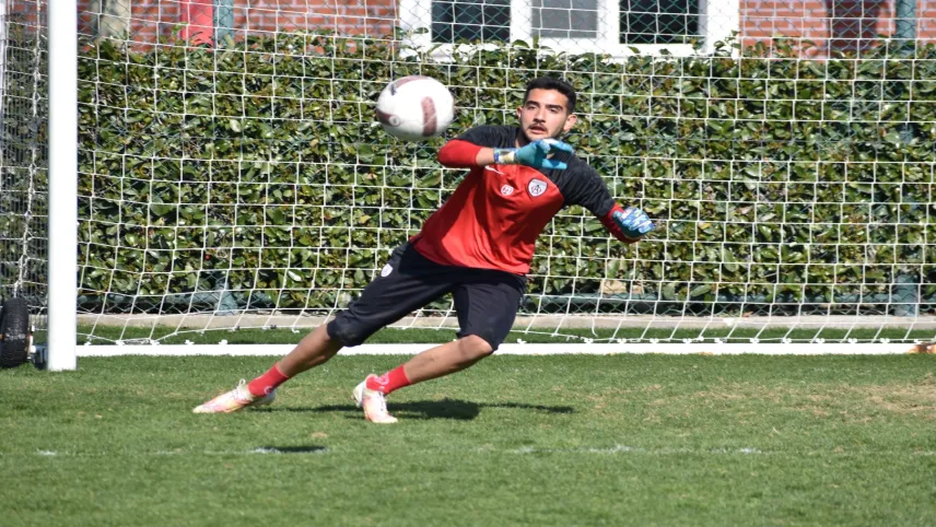 Altınordu ve U19 Milli Takımı'nın kalesi emin ellerde haberinin görseli