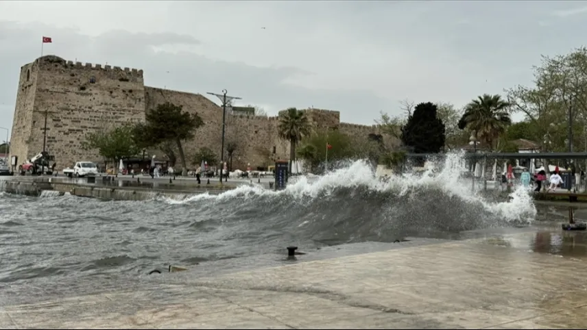 Meteoroloji uyardı: Batı ve Doğu Karadeniz'e fırtına geliyor haberinin görseli