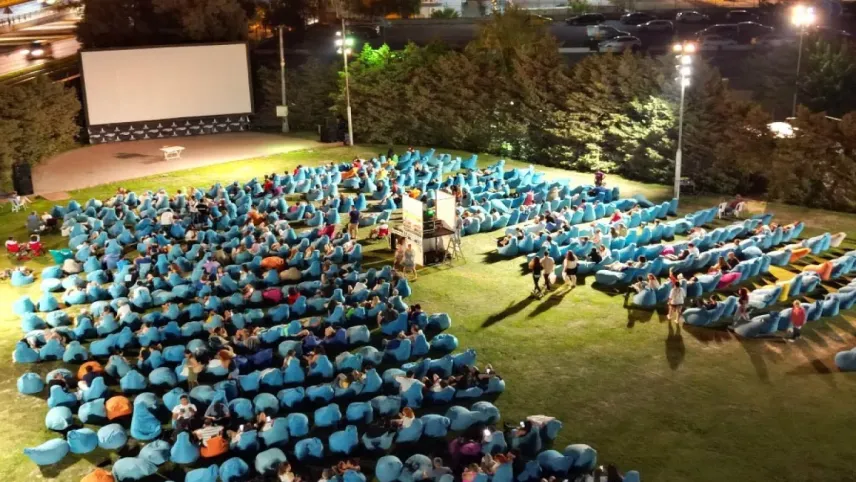 Açık havada sinema keyfi başlıyor haberinin görseli