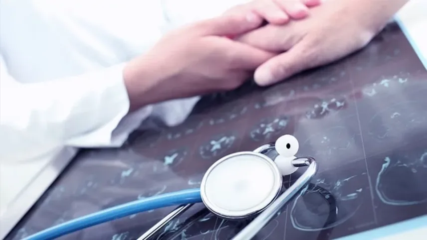 Uzmanı anlattı: Kalp hastaları yaz sıcaklarından ne yapmalı? haberinin görseli