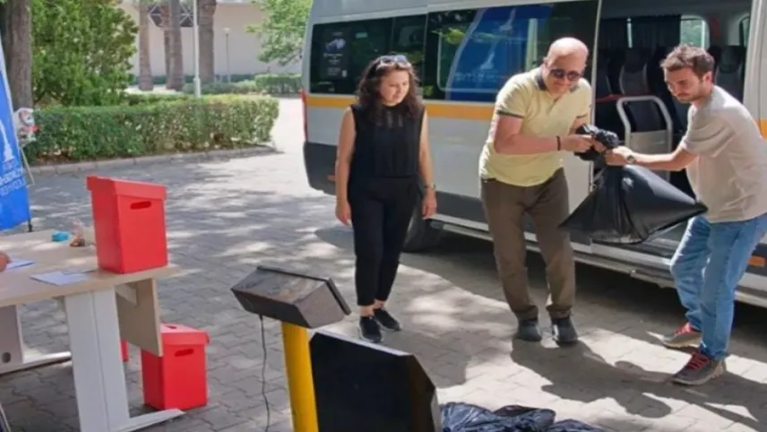 İzmir'de atık pil toplama kampanyasının kazananları açıklandı haberinin görseli