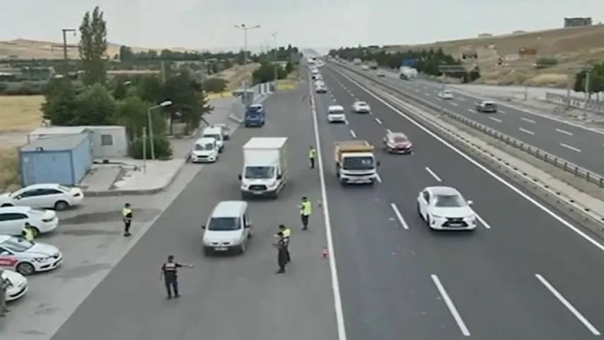 Bakanı Yerlikaya haftalık trafik denetimi verilerini açıkladı haberinin görseli