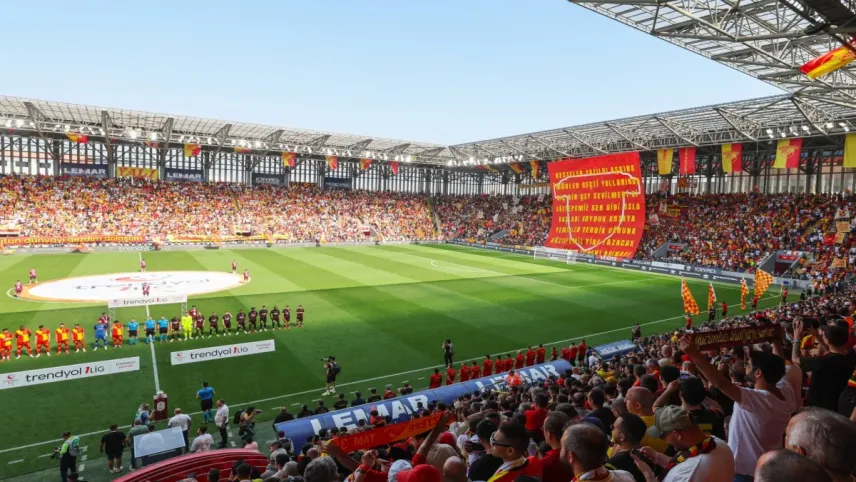 Göztepeli taraftar gruplarının kombine isyanı! haberinin görseli