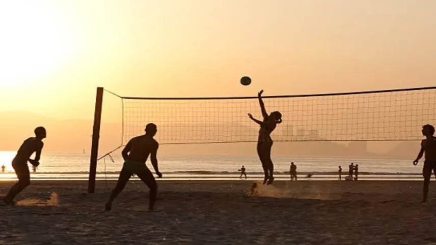Dikili Belediyesi’nden plaj voleybolu turnuvası haberinin görseli