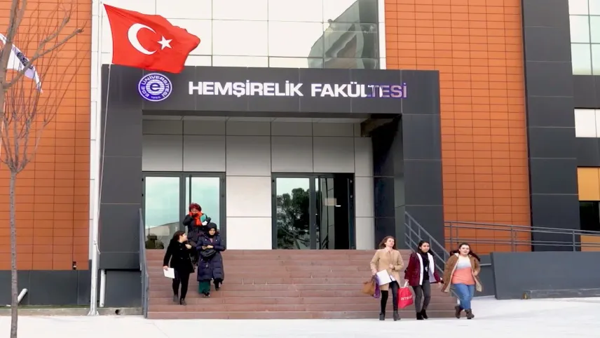 Ege'de Hemşirelik Fakültesi'nden ilk yardım sertifikası haberinin görseli