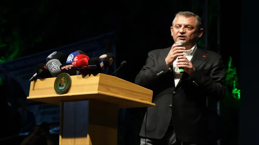Özgür Özel: CHP Türkiye'deki tüm gençlerin partisidir haberinin görseli