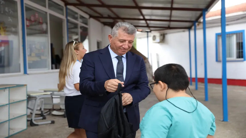 Güzelbahçe Belediyesi’nden 1500 öğrenciye destek haberinin görseli