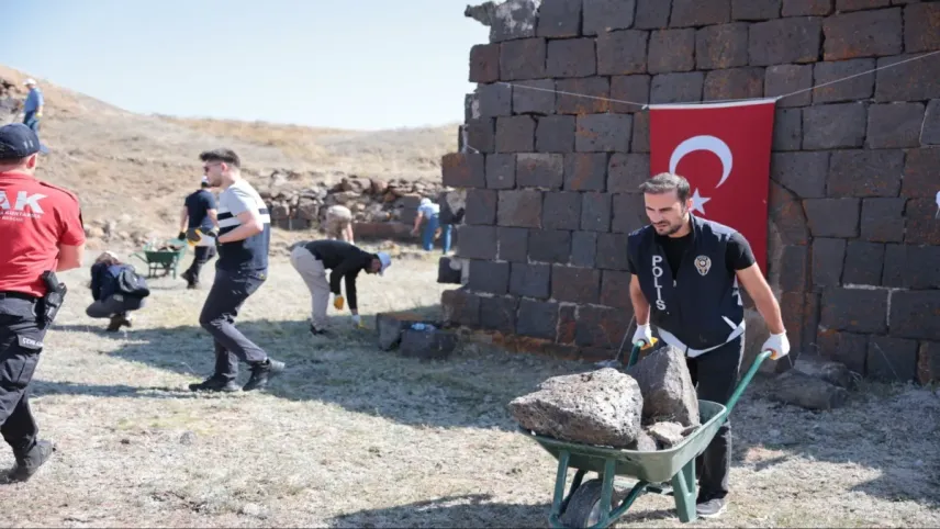 Erzurum polisi örnek oldu haberinin görseli