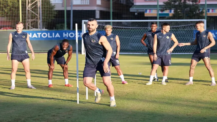 Alanyaspor, Çaykur Rizespor karşılaşmasına hazır haberinin görseli
