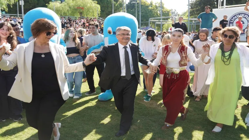 Ege Üniversitesi yeni yıla şenlikle başladı haberinin görseli