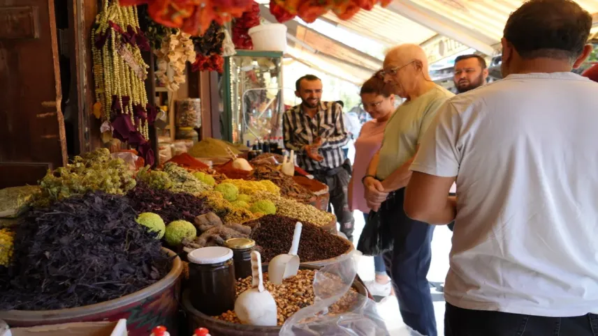 Nezle ve grip arttı: Vatandaş aktarların yolunu tuttu haberinin görseli