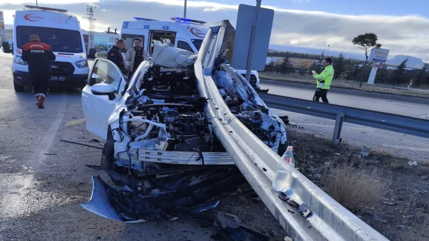 Afyonkarahisar'da kaza: 1 ölü, 3 yaralı haberinin görseli