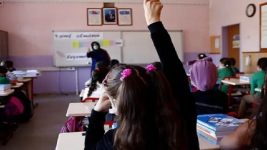 Okullarda ders saatleri değiştirildi haberinin görseli