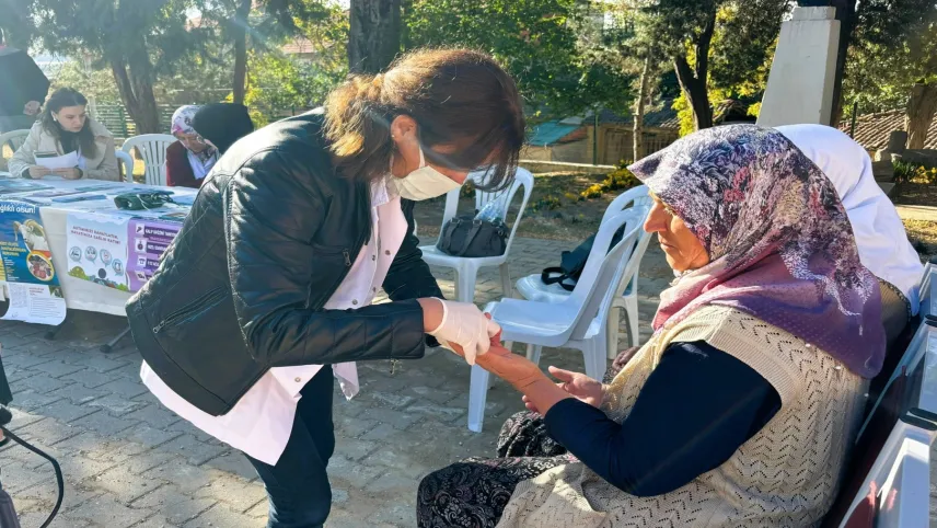 Köylerde halk sağlığı günleri devam ediyor haberinin görseli