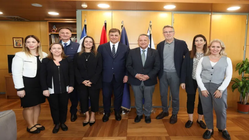 Başkan Tugay Selanik’te: Deniz ve hava ulaşımı için çalışacağız haberinin görseli