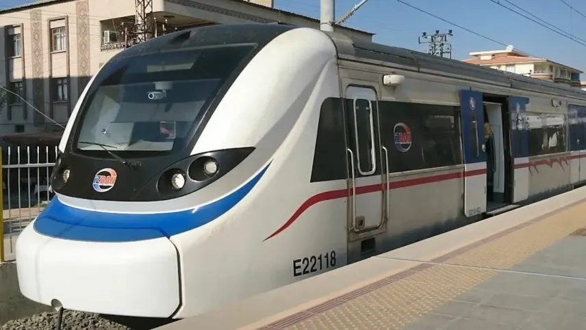 İZBAN’daki aktarma sorunlarına vatandaştan tepkiler büyüyor haberinin görseli