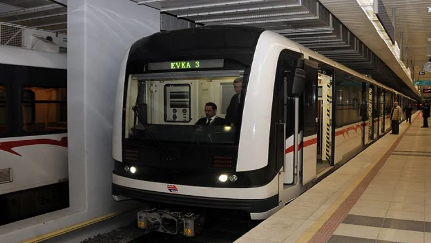 İzmir Metro duyurdu: Seferde aksamalar var haberinin görseli