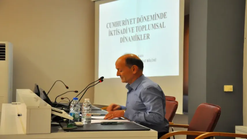 EÜ'de Cumhuriyet Dönemi Ekonomisi konferansı haberinin görseli