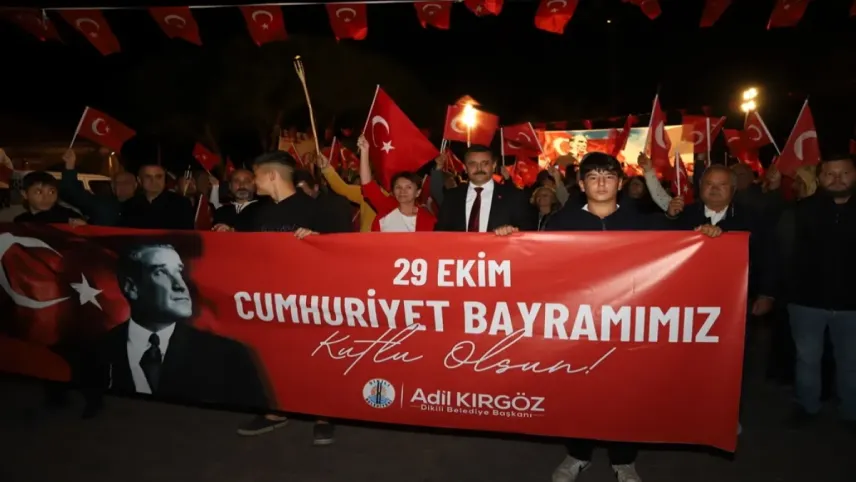 Dikili ve Çandarlı'da Cumhuriyet Bayramı coşkusu haberinin görseli