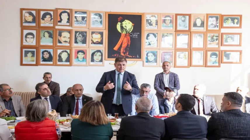 Başkan Tugay’dan önemli açıklamalar haberinin görseli