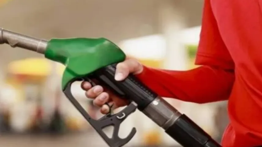 Araç sürücüleri şaşkın: Benzine indirim, otogaza bindirim! haberinin görseli