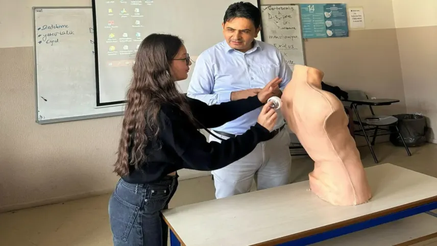 Egeli akademisyenden büyük başarı! haberinin görseli