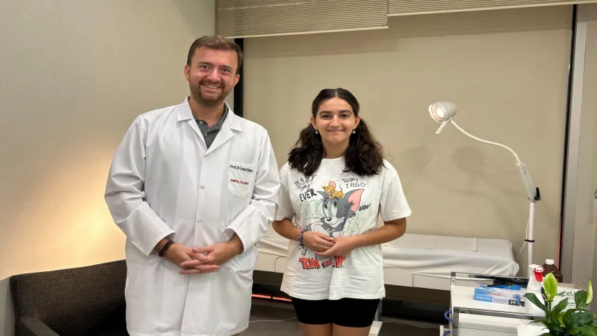 15 yaşındaki Ada robotik cerrahi ile rahat bir nefes aldı haberinin görseli