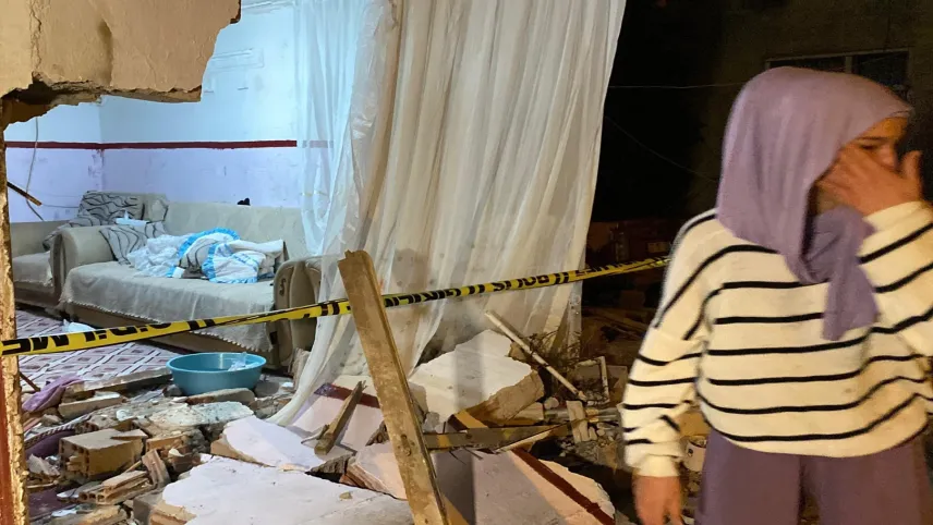 Antalya'da feci kaza: Kontrolden çıkan araç eve daldı haberinin görseli