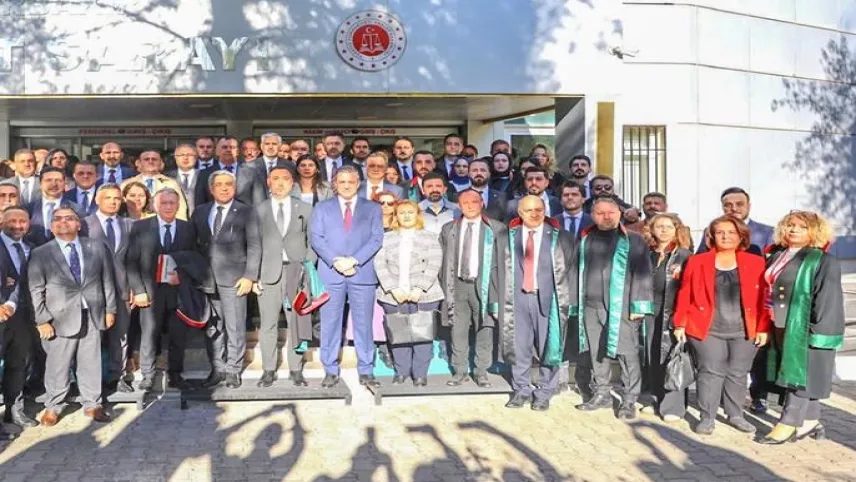 İzmir Barosu Narin cinayetini Diyarbakır’da takip etti haberinin görseli