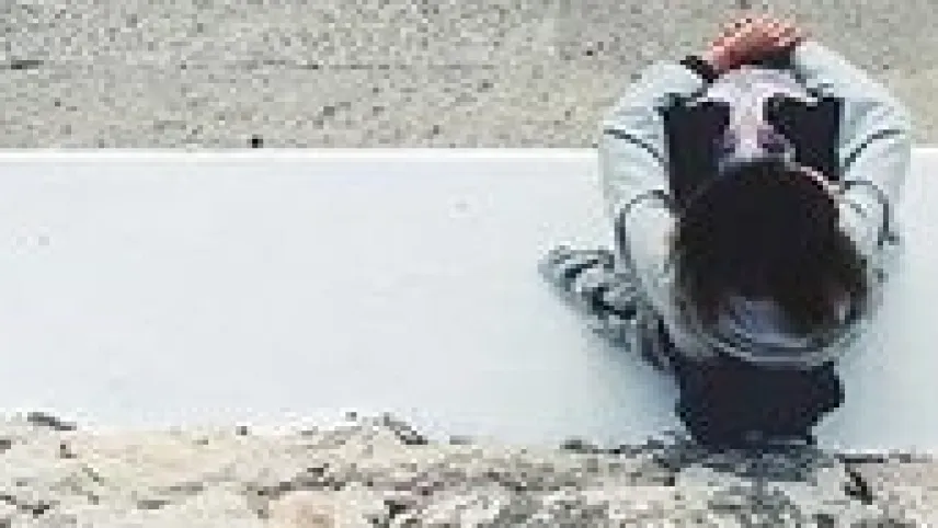 Hayat yalnızlıklardan oluşur haberinin görseli