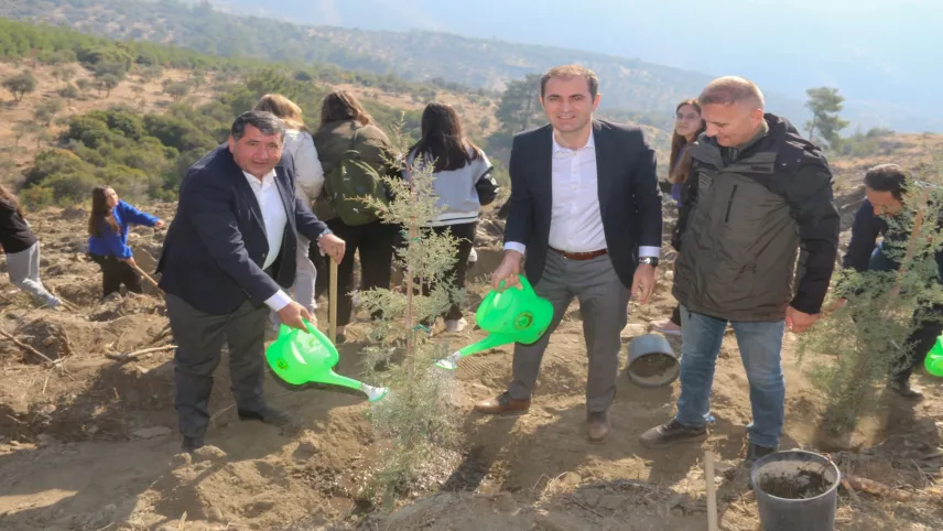Bayındır'da ağaçlandırma yapıldı haberinin görseli