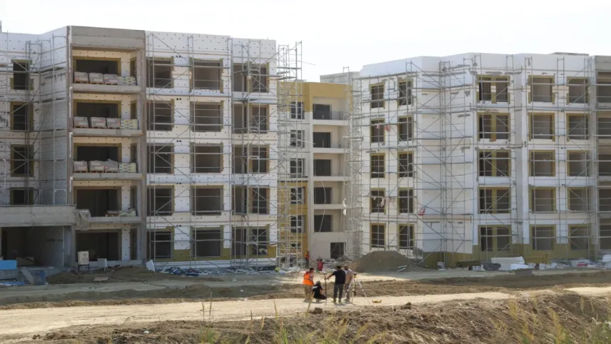 Adana’daki deprem konutları 2025’te teslim edilecek haberinin görseli