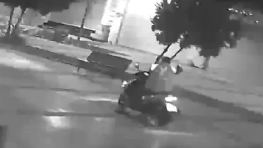 İzmir haber: Haraç alamadıkları iş yerlerini kurşunladılar haberinin görseli