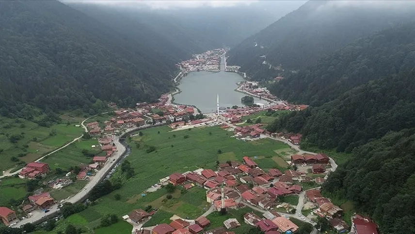 Uzungöl'ün çevresindeki kaçak yapılar temizleniyor haberinin görseli