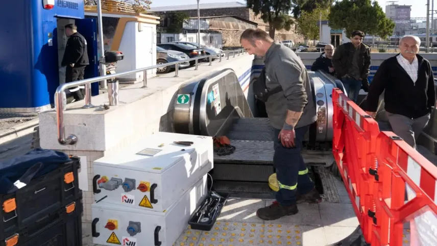 İzmir Metro'da yürüyen merdiven ve asansörler artık daha güvenli haberinin görseli